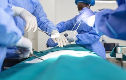 Cirugía para reparación de hernias inguinales y umbilicales ofrecida por él Dr. Carlos Morales Camacho